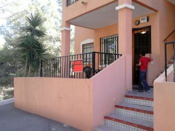 Bungalow esquina con parcela en urbanización privada