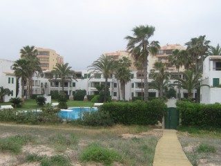 ALQUILO APARTAMENTO JUNTO A LA PLAYA EN XERACO(GANDIA) (1)