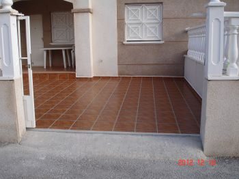 TERRAZA Y ENTRADA