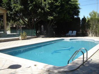 chalet con piscina en terreno de 2600m