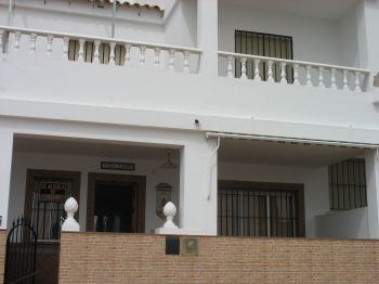 SE ALQUILA CASA PRIMERA LINEA PLAYA