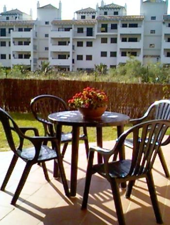 Apartamento bajo con jardin (1)