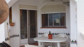 Entrada y terraza
