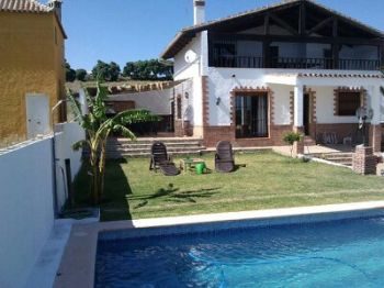 CASA RURAL CON PISCINA PRIVADA (1)