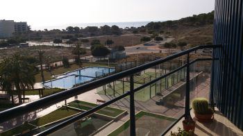 Apartamento con piscina y parking