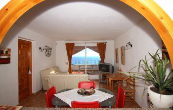 Acogedora casa con vistas al mar (2)