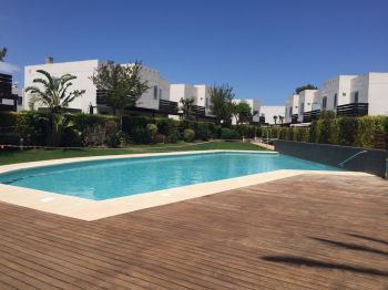 casa de diseño urbanizacion piscina