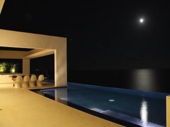 Espectacular y minimalista villa (3)