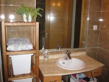 baÃ±o amplio con baÃ±era