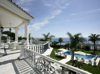 Exclusiva y lujosa villa Costera (2)