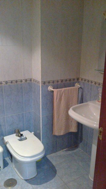 DOS DORMITORIOS CON DOS CAMAS DE MATRIMONIO PISO EN ROQUETAS DE MA (4)
