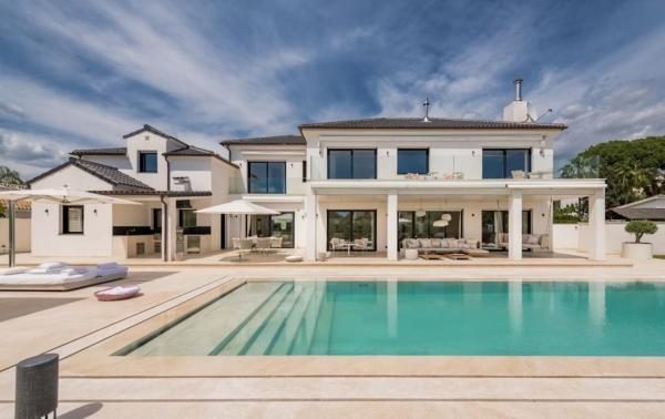 Preciosa Villa Puerto Banús (1)