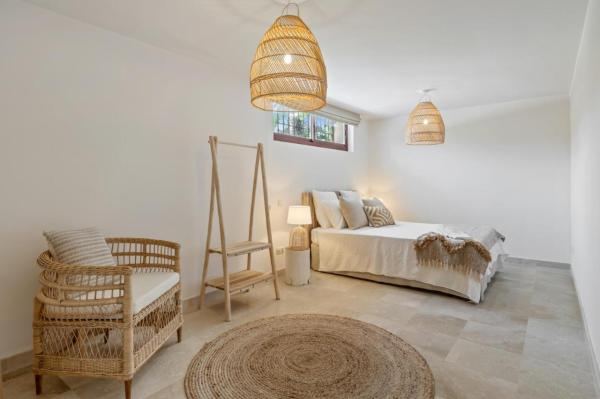 VACATION MARBELLA Near Marina, Private Pool, Rooftop Views, Big Groups
