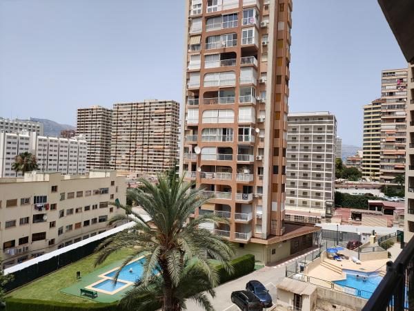 Amplio apartamento al lado de la playa 3 dormitorios, Benidorm (1)
